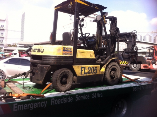 ต้องการขายรถโฟ๊คลิป2ตันครึ่งโคมัสซุขายตามสภาพพร้อมใช้ติดต่อด่วน