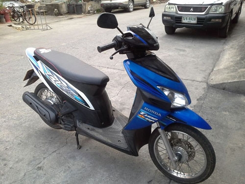 ขายด่วน click ปี 50 สีขาว น้ำเงิน รถบ้าน เดิมๆ ไม่หลวม ไม่มีควัน เอกสารครบ ทดลองขับดูได้จ้า ขายด่วน click ปี 50 สีขาว น้ำเงิน รถบ้าน เดิมๆ ไม่หลวม ไม่มีควัน เอกสารครบ ทดลองขับดูได้จ้า