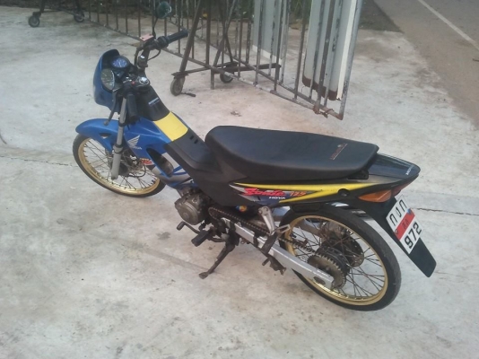 อยากขายhonda sonic 9500 บาทเดิมๆบิดได้ร้อยกว่า เดิมๆ