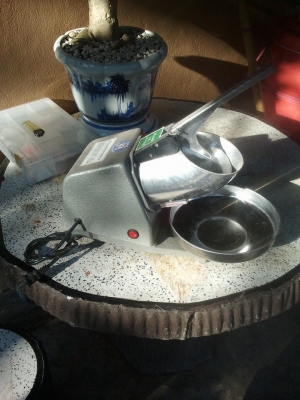 ที่ไสน้ำแข็งไฟฟ้าหิมะซื้อมา2700 ขาย1700 พร้อมส่งขอเพิ่ม300บ.