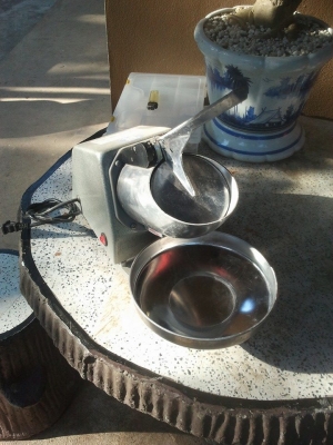 ที่ไสน้ำแข็งไฟฟ้าหิมะซื้อมา2700 ขาย1700 พร้อมส่งขอเพิ่ม300บ.