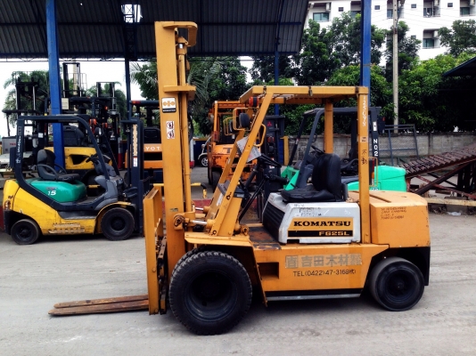 ***ขาย***KOMATSU FG25-8 เสาสูง4เมตร สไลท์แผงงา สภาพ90\%