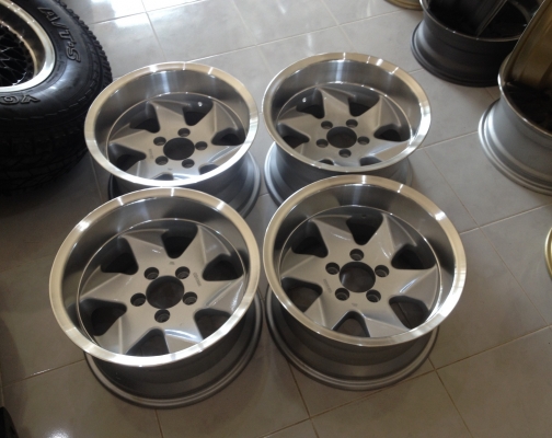 ขายล้อ Enkei ลายบิด ขอบ 15x8.5 ET-20 5/114.3 ออฟลึกๆ สวยกริ๊ป