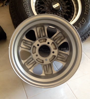 ขายล้อ Enkei ลายบิด ขอบ 15x8.5 ET-20 5/114.3 ออฟลึกๆ สวยกริ๊ป