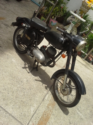 Jawa CZ125 cc. มีเล่มส้ม ขาดเมื่อ พ.ศ2547 ราคา 30,000บาทไทย