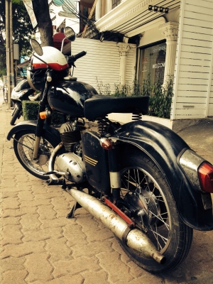 Jawa CZ125 cc. มีเล่มส้ม ขาดเมื่อ พ.ศ2547 ราคา 30,000บาทไทย