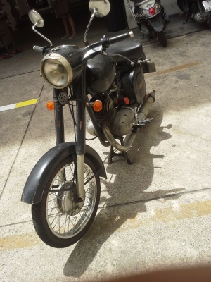 Jawa CZ125 cc. มีเล่มส้ม ขาดเมื่อ พ.ศ2547 ราคา 30,000บาทไทย