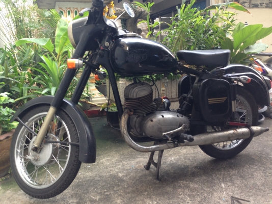 Jawa CZ125 cc. มีเล่มส้ม ขาดเมื่อ พ.ศ2547 ราคา 30,000บาทไทย