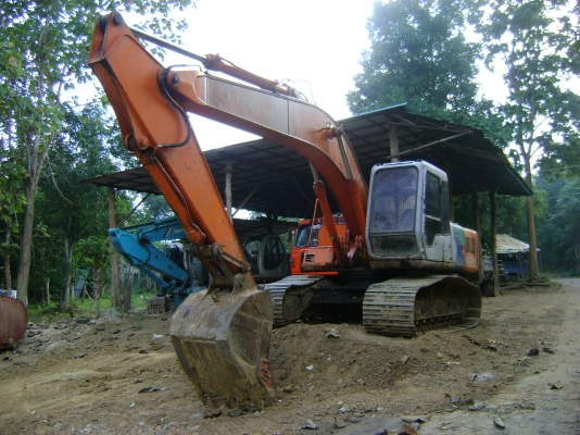 ขายรถแบคโฮ ฮิตาชิ EX 200 รุ่น 2