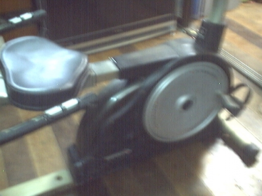 ขายเครื่องออกกำลังกายนั่งปั่นกับลู่วิ่งไฟฟ้าตามสภาพ