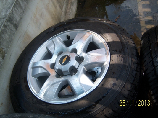 แม็กเชฟ ขอบ 16  6รู139  พร้อมยาง 215 70 16 มี 1 ชุด