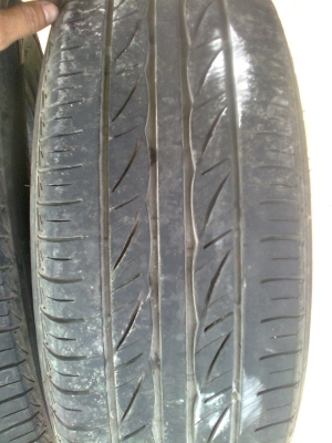 ขายถูกๆยางรถเก๋ง 205/60/R15 บริสโตน 2เส้น ดอกยางยังเต็ม ขายถูกๆยางรถเก๋ง 205/60/R15 บริสโตน 2เส้น ดอกยางยังเต็ม