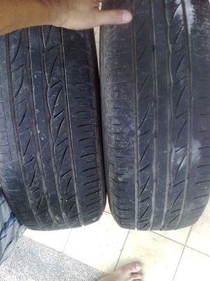 ขายถูกๆยางรถเก๋ง 205/60/R15 บริสโตน 2เส้น ดอกยางยังเต็ม ขายถูกๆยางรถเก๋ง 205/60/R15 บริสโตน 2เส้น ดอกยางยังเต็ม