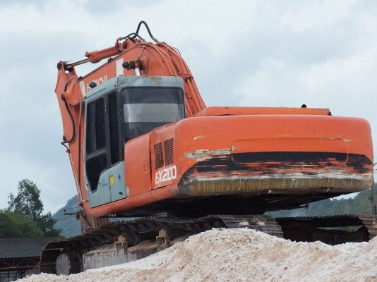 HITACHI 200-3   ติดต่อปารวี  โทร 0839686255