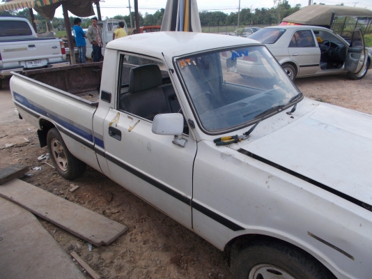 ขายมาสด้าน้อย 41500 ปี 95 เครื่องดี แอร์เย็น ขับได้ปกติ ด่วน