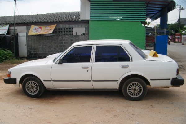 ขายtoyota 1800 พร้อมใช้ทะเบียนโอนภาษีเต็ม