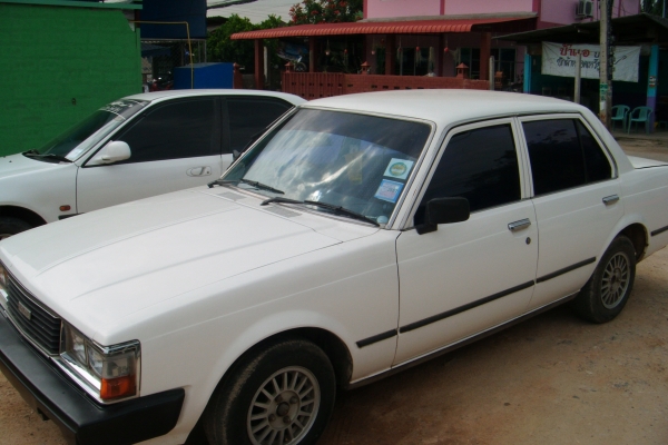 ขายtoyota 1800 พร้อมใช้ทะเบียนโอนภาษีเต็ม