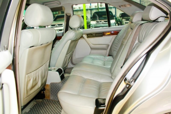 BMW SERIES 5 525i E34 big-nose AT ปี 1995
