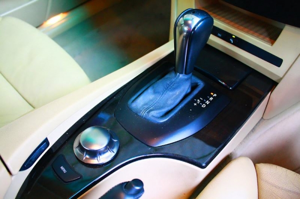 BMW SERIES 5 525i E60 AT ปี 2005