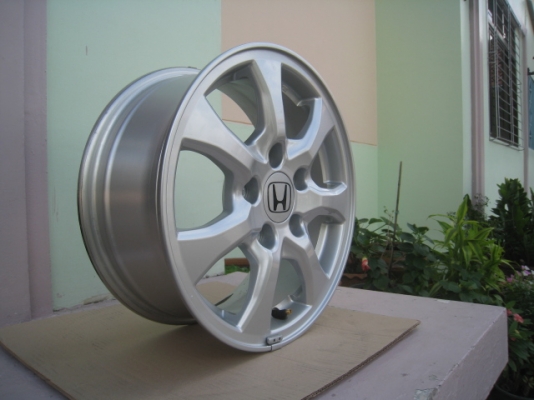 ขายล้อแม็กป้ายแดง Honda civic 15"x6" et45 5รู114.3   สนใจติดต่อเล็กคลองสามครับ (081-3747940)