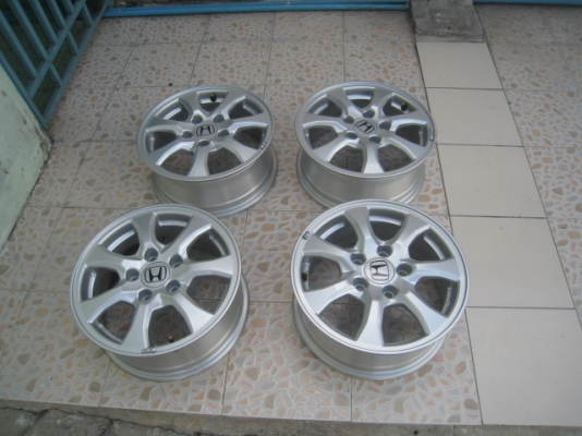 ขายล้อแม็กป้ายแดง Honda civic 15"x6" et45 5รู114.3   สนใจติดต่อเล็กคลองสามครับ (081-3747940)