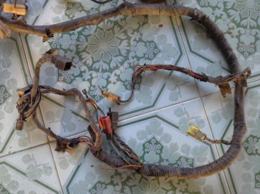 ขายกล่องไฟ Yamaha FZR400 และสายไฟเมน