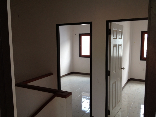 ขายทาวเฮ้าส์ จ.ชลบุรีครับ