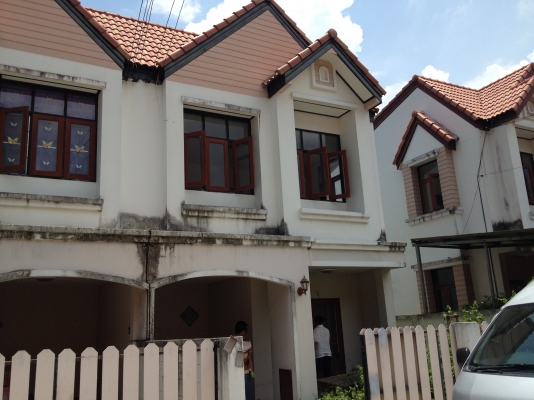 ขายทาวเฮ้าส์ จ.ชลบุรีครับ