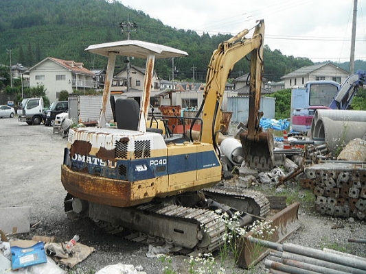 รถขุด Komatsu รุ่น: PC40-6 ซีเรียล:14351 ปี:1990 ชั่วโมง:5037 สต๊อกเรานำเข้าจากยี่ปุ่น