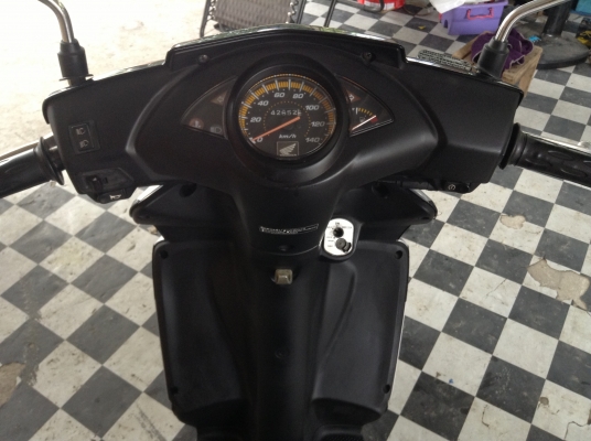 ขาย!!!ฮอนด้าคลิ๊กรุ่นท๊อป ล้อแม็ก ปี50 รถเครื่องดีคับ มีเล่มทะเบียนครบ ภาษีไม่หมด ขาย!!!ฮอนด้าคลิ๊กรุ่นท๊อป ล้อแม็ก ปี50 รถเครื่องดีคับ มีเล่มทะเบียนครบ ภาษีไม่หมด