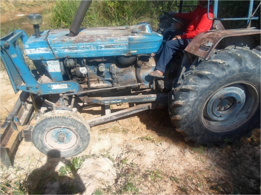 ขายรถแทรกเตอร์ฟอร์ด  สภาพดี พร้อมใช้งาน