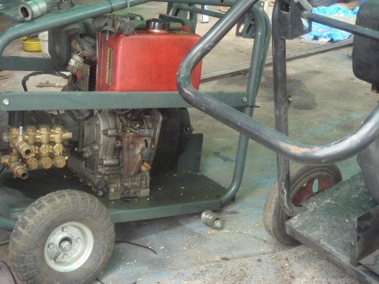 รถขนย้ายสินค้าเกษตร เครื่องอัดฉีดดีเซล เครื่องตัดถนน วินซ์เครื่อง