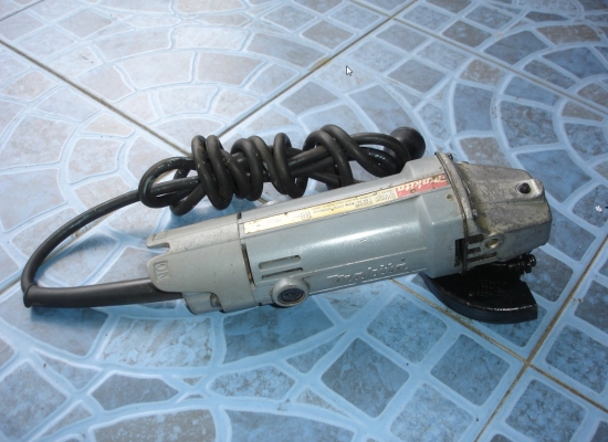 ขายเครื่องเจียรไฟฟ้า 4 นิ้ว Makita รุ่น 9500NB (570w.)
