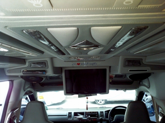 2007 TOYOTA, COMMUTER 2.5 D4D  835000  ครื่องเสียงชุดใหญ่ รถไม่เคยอุบัติเหตุ ชุดเเต่งรอบคัน