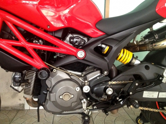 ขาย DUCATI  Monster696 สภาพหล่อๆ ของแต่งเพียบ ราคา 259000 บาท (รับแลก/รับเทริ์น)