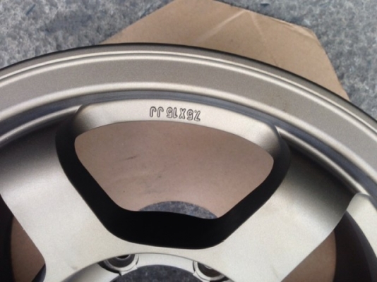 ขายล้อแม็ก te37 ขอบ15  6รู139 สภาพสวยพร้อมใช้งาน