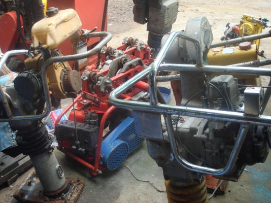 เครื่องตัดถนน เครื่องดีเซลพร้อมปั้มฉีดยา รถการเกษตร วินซ์เครื่องยนตร์ เครื่องตัดถนน เครื่องดีเซลพร้อมปั้มฉีดยา รถการเกษตร วินซ์เครื่องยนตร์