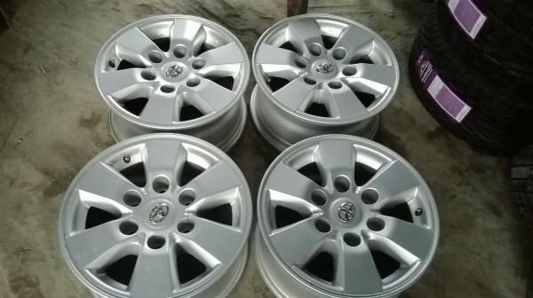 ขายล้อTOYOTA ขอบ15 ชุดละ6700