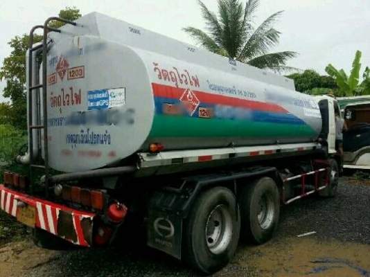 ขายรถสิบล้อบรรทุกน้ำมัน HINO euro2 เครื่อง 235 turbo ปี 47 โหลดล่าง 1 เพลา ขนาดบรรจุ 16,000ลิตร