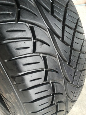 ขายยาง(เศษยาง)235/55/18 ปี 1712 NITTO NT420 1 เส้น