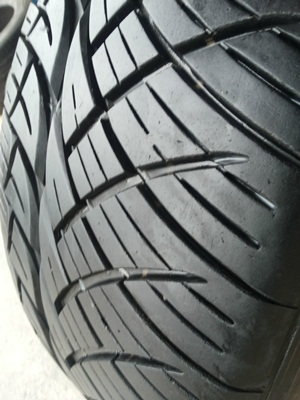 ขายยาง(เศษยาง)235/55/18 ปี 1712 NITTO NT420 1 เส้น