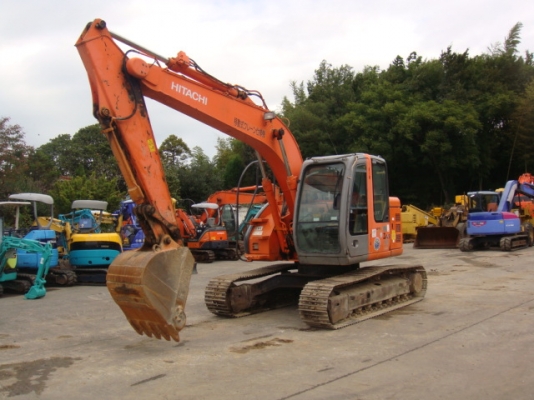 ขายด่วน  HItachi ZX135US  นำเข้าจากญี่ปุ่นโดยตรง  สภาพสวย  เดิม ๆๆ กำลังเดินทางมาจ้า