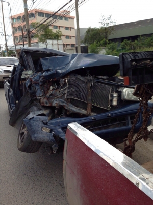 อีซูซุดราก้อนอายแคป เครื่อง2500 ปี2002 อีซูซุดราก้อนอายแคป เครื่อง2500 ปี2002