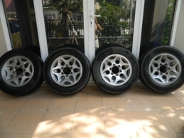 ขายล้อแม็ก4x4(6รู)พร้อมยางดันล็อป215-70-16ปี10