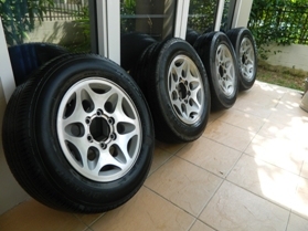 ขายล้อแม็ก4x4(6รู)พร้อมยางดันล็อป215-70-16ปี10