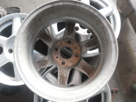 ขายล้อขอบ16/4รู/114.3ออฟเซท25กว้าง7นิ้วสภาพสวยไม่คดไม่ดุ้ง