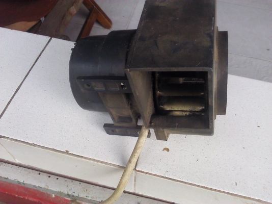 (มีVDOทดสอบให้ดู)โบลวเวอร์ ( Blower ) ขนาดประมาณ100-200W.แรงลมดีมากๆเหมาะเอาไปต่อได้หลากกลาย ใช้200V.ต่อใช้งานไฟบ้าน