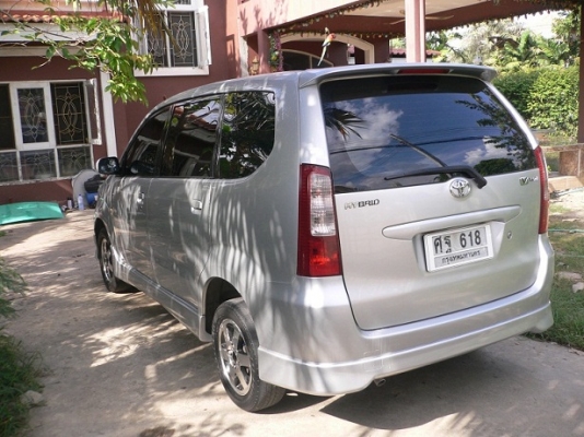 ขายรถครอบครัว TOYOTA AVANZA 1.3 S ตัวTOP Airbag ABS เกียร์ออโต้ ปี2005 สีบรอนซ์ ติดแก๊สหัวฉีด LPG