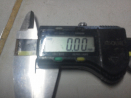 เวอร์เนียดิจิตอล MItutoyo  8 นิ้ว วัดกว้าง ลึก และรูใน ได้หมด มือสองพร้อมใช้