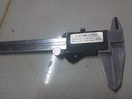 เวอร์เนียดิจิตอล MItutoyo  8 นิ้ว วัดกว้าง ลึก และรูใน ได้หมด มือสองพร้อมใช้